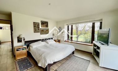 VENTA CASA PARCELA CHICUREO CENTRO 5DORM+SERV