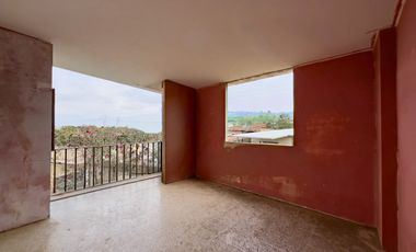 Oportunidad Residencial en Montecristi: Vivienda Bifamiliar con Potencial de Desarrollo