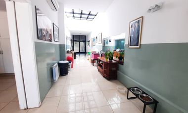 VENTA DE CASA CON PILETA EN BECCAR