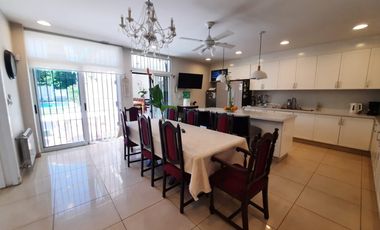 VENTA DE CASA CON PILETA EN BECCAR