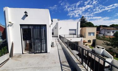 VENTA DE CASA CON PILETA EN BECCAR