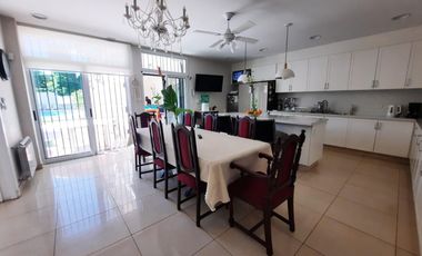 VENTA DE CASA CON PILETA EN BECCAR