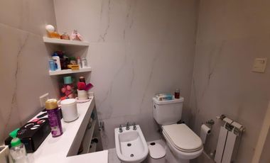 VENTA DE CASA CON PILETA EN BECCAR