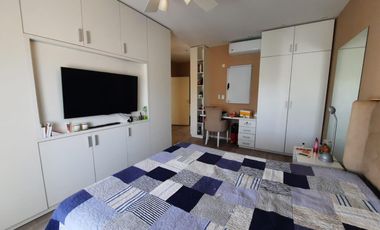 VENTA DE CASA CON PILETA EN BECCAR