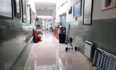 VENTA DE CASA CON PILETA EN BECCAR