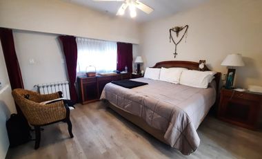 VENTA DE CASA CON PILETA EN BECCAR