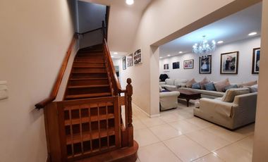 VENTA DE CASA CON PILETA EN BECCAR