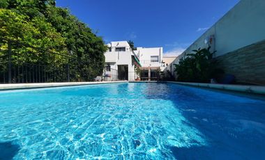 VENTA DE CASA CON PILETA EN BECCAR