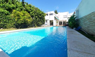 VENTA DE CASA CON PILETA EN BECCAR