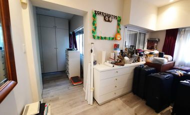 VENTA DE CASA CON PILETA EN BECCAR