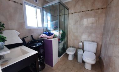 VENTA DE CASA CON PILETA EN BECCAR