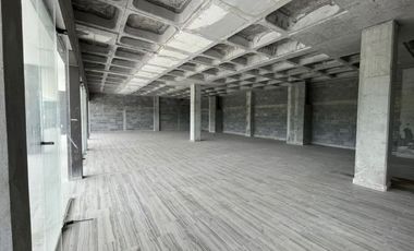 LOCAL COMERCIAL EN VENTA  PLAZA LA RIOKHA