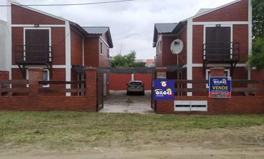 Venta Complejo Turístico C/4 duplex de 3 Amb. C/U  Ubicado a Mts de la Playa  en Mar De Ajo