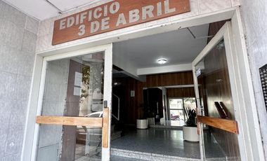 Departamento en Venta de 2 dormitorios y lavadero. Centro Zárate