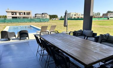 Casa en  venta y alquiler La Providencia Canning