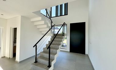 Casa en  venta y alquiler La Providencia Canning