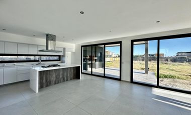 Casa en  venta y alquiler La Providencia Canning