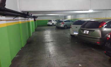 Cochera - Barrio Norte automovil cubierta