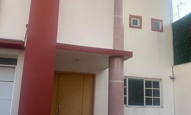 Casa en Venta en Metepec Edo. de Mexico con uso de suelo