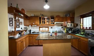 PH cuatro ambientes cochera y terraza venta en Sarandi apto credito