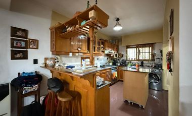 PH cuatro ambientes cochera y terraza venta en Sarandi apto credito