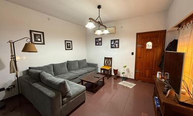 PH cuatro ambientes cochera y terraza venta en Sarandi apto credito