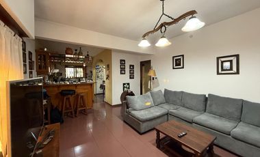 PH cuatro ambientes cochera y terraza venta en Sarandi apto credito