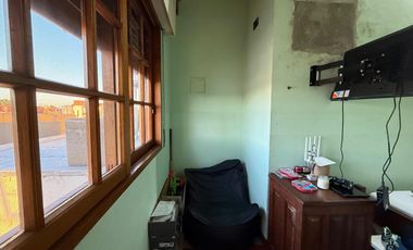 PH cuatro ambientes cochera y terraza venta en Sarandi apto credito