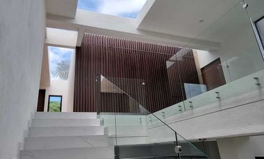 Venta Casa de Lujo en Playa La Coqueta, Tequesquitengo