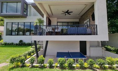 Venta Casa de Lujo en Playa La Coqueta, Tequesquitengo