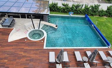 Venta Casa de Lujo en Playa La Coqueta, Tequesquitengo