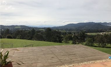 Venta de casa campestre en el Alto de Palmas
