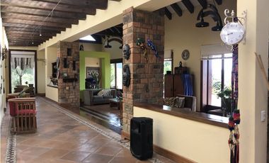 Venta de casa campestre en el Alto de Palmas
