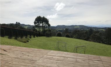 Venta de casa campestre en el Alto de Palmas