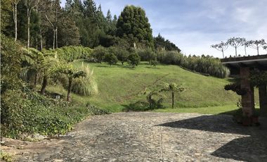 Venta de casa campestre en el Alto de Palmas