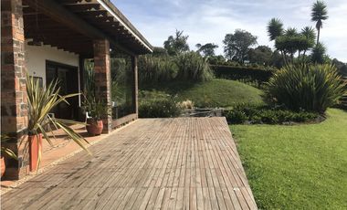 Venta de casa campestre en el Alto de Palmas
