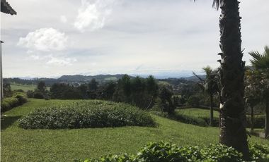Venta de casa campestre en el Alto de Palmas