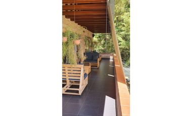 Venta Casa Loma del Chocho Envigado con vista a la ciudad