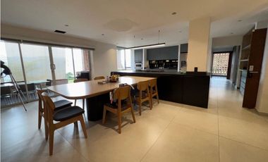 Venta Casa Loma del Chocho Envigado con vista a la ciudad