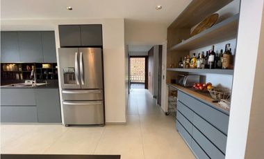 Venta Casa Loma del Chocho Envigado con vista a la ciudad