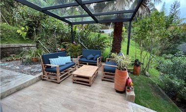 Venta Casa Loma del Chocho Envigado con vista a la ciudad