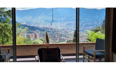 Venta Casa Loma del Chocho Envigado con vista a la ciudad