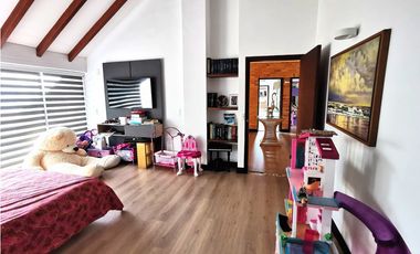 Venta Casa Loma del Chocho Envigado con vista a la ciudad