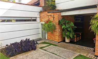 Venta Casa Loma del Chocho Envigado con vista a la ciudad