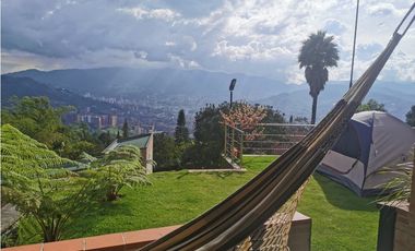 Venta Casa Loma del Chocho Envigado con vista a la ciudad