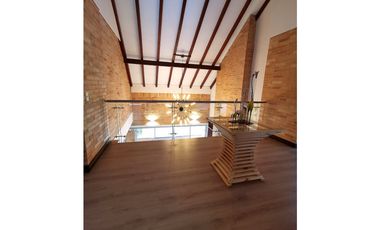 Venta Casa Loma del Chocho Envigado con vista a la ciudad