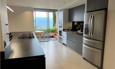 Venta Casa Loma del Chocho Envigado con vista a la ciudad