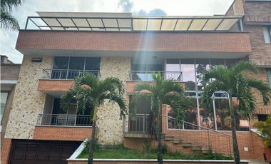 Casa en Venta en Sabaneta sector Loma de San José