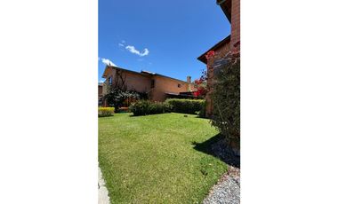 Hermosa casa para la venta en unidad cerrada en el retiro LDC