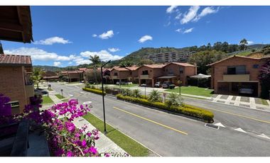 Hermosa casa para la venta en unidad cerrada en el retiro LDC